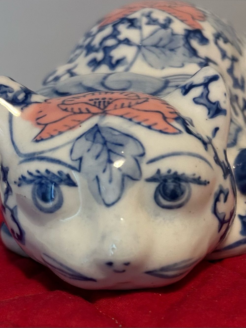 Vintage Porcelain Cat Figurine Blue Pink 
Chinoiserie - Picture 3 of 9